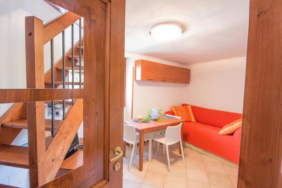Apartment Just Close To The Lake In Беладжо Екстериор снимка