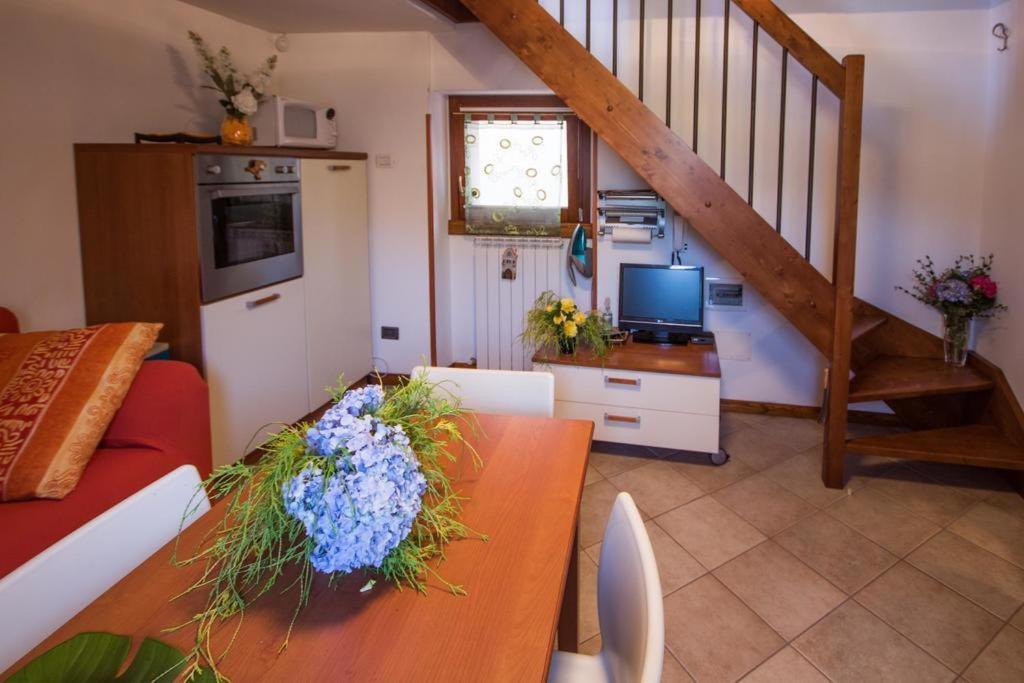 Apartment Just Close To The Lake In Беладжо Екстериор снимка